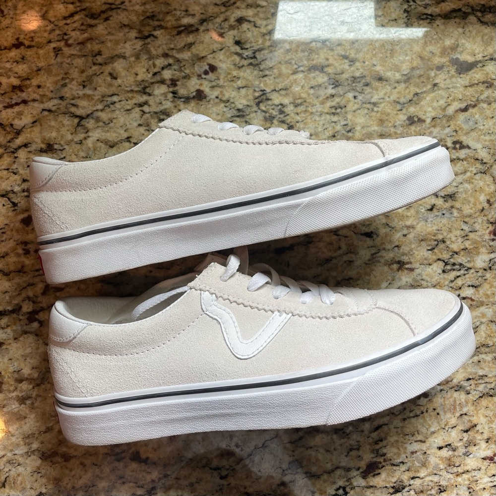 Vans Women's Cream Low-Top Suede Skate Sneakers